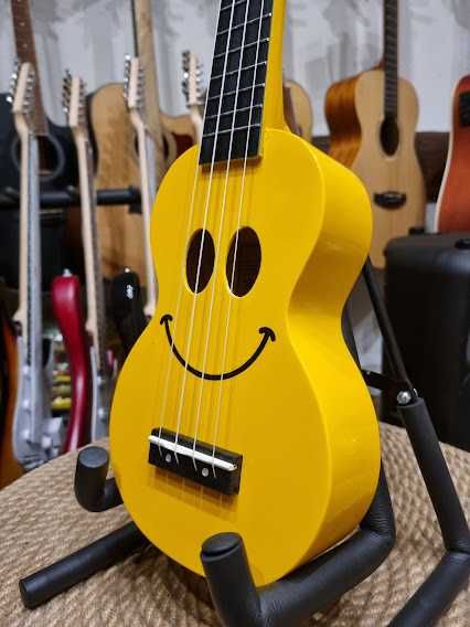 Mahalo U-Smile YL ukulele sopranowe + pokrowiec