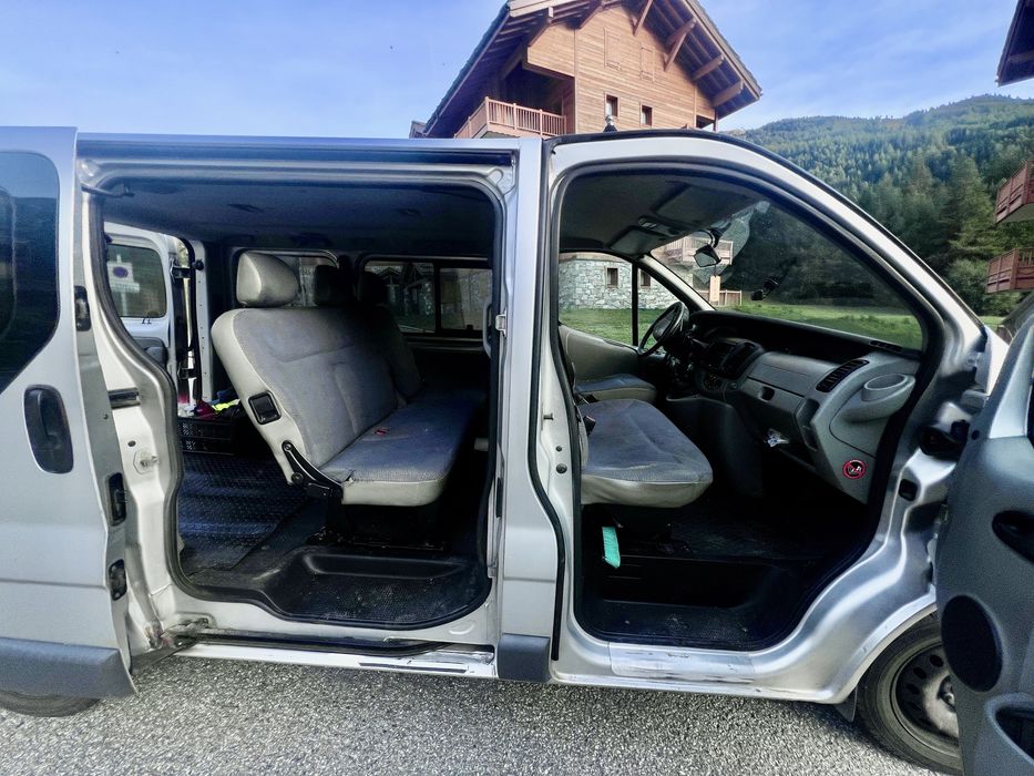 RENAULT TRAFIC 1.9 dCi 100 KM – 2004 6 osób, bus