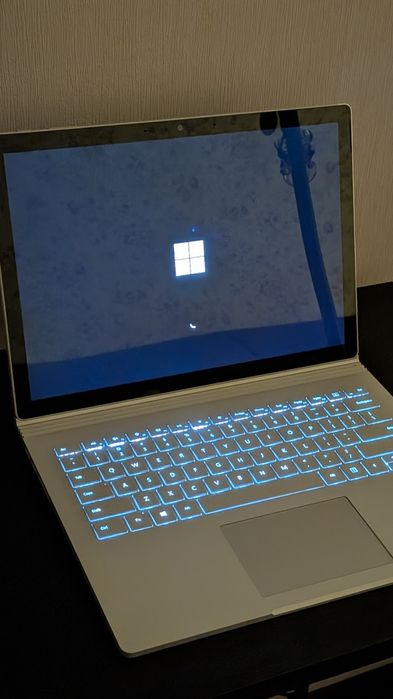 Microsoft surface book 3 13.5" i7-1065g7 16 ram 256 ssd iris plus 940