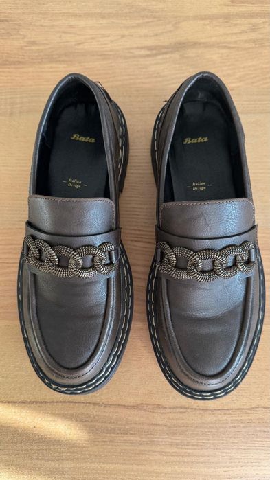 Sapatos mocassins de senhora castanhos da Bata - como novos