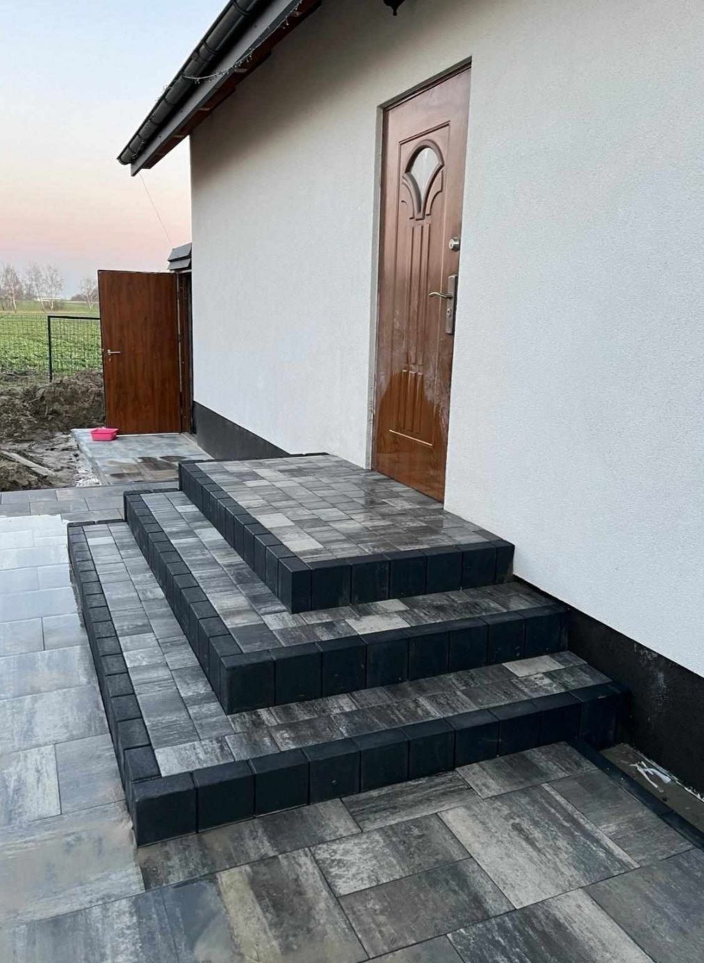 Wolne terminy Okolice ŚWIDNIKA Uslugi Brukarskie od 60 zł  kostka od 6