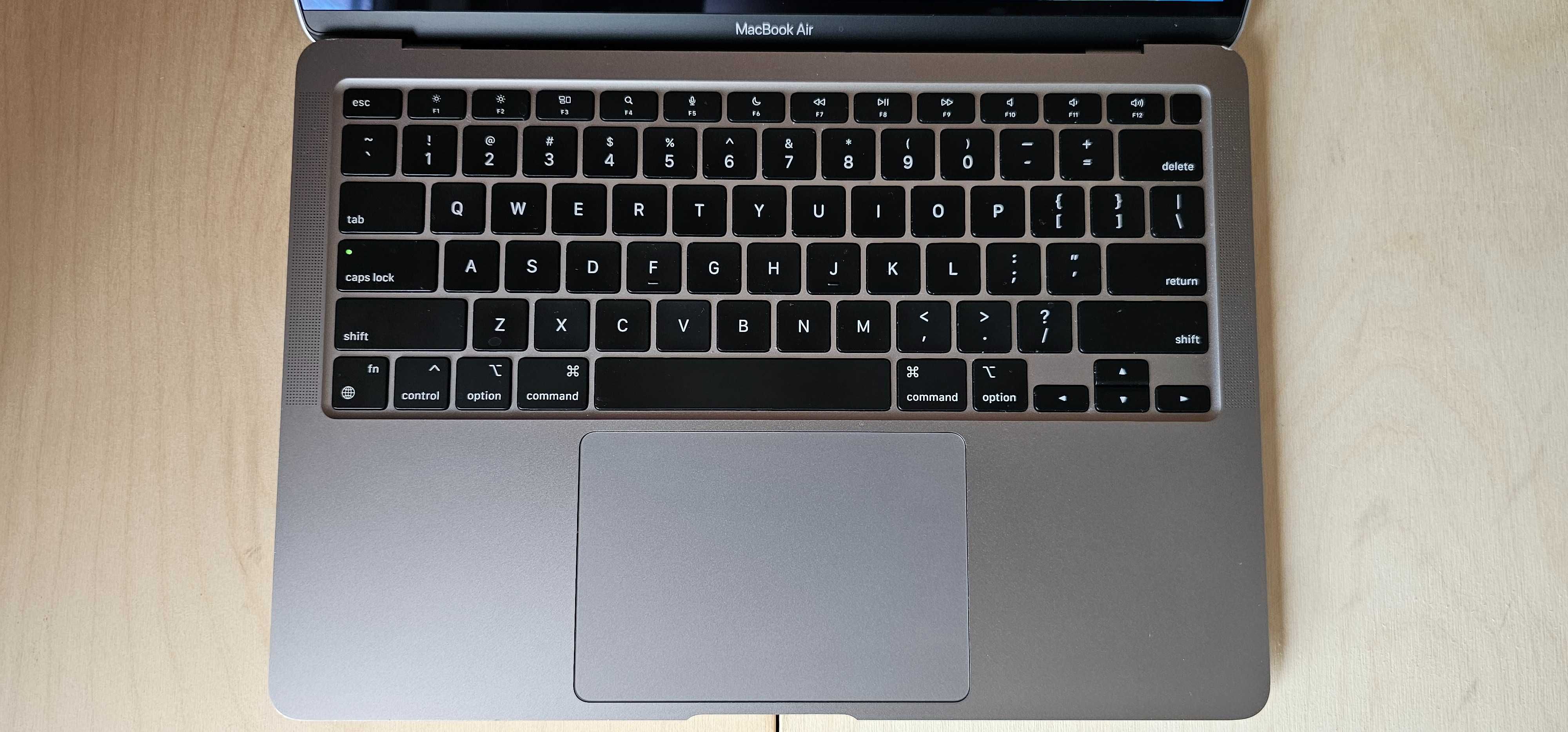 Macbook AIR A2337 M1 8C CPU 7C GPU 8/256 Space Gray 99% Bateria