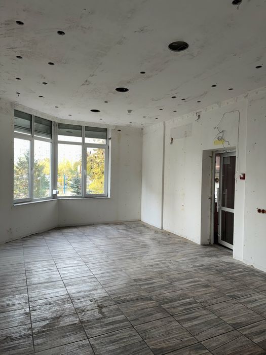 Оренда з грудня ~ приміщення 39 м² ~ Ахматова 32/18