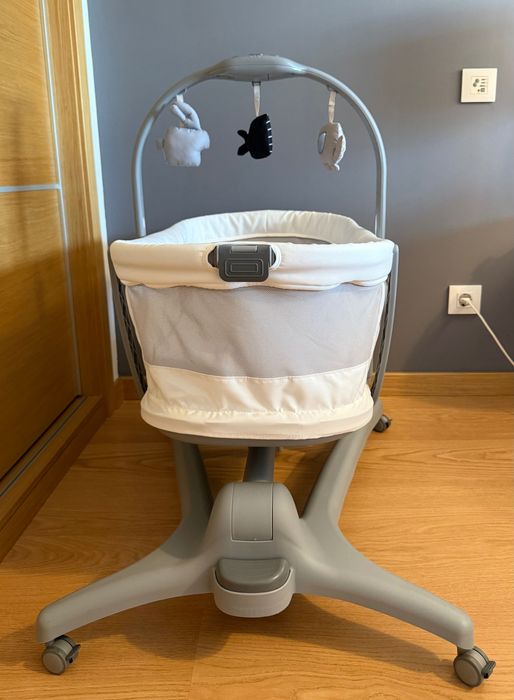 Berço Chicco Baby Hug 4 em 1 com colchão