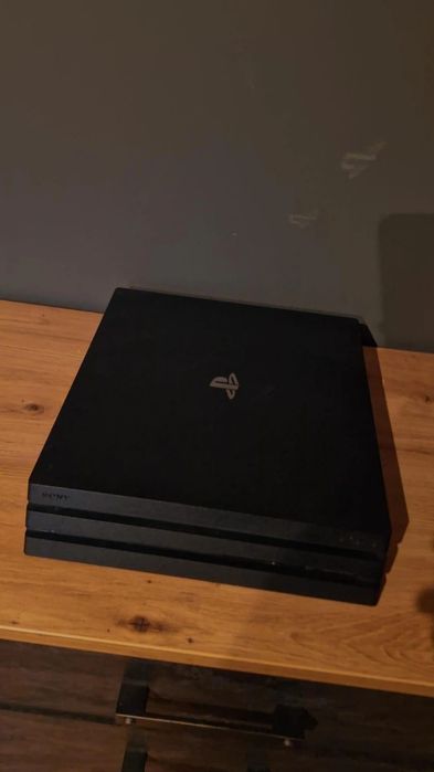Konsola PS4 PRO 1TB