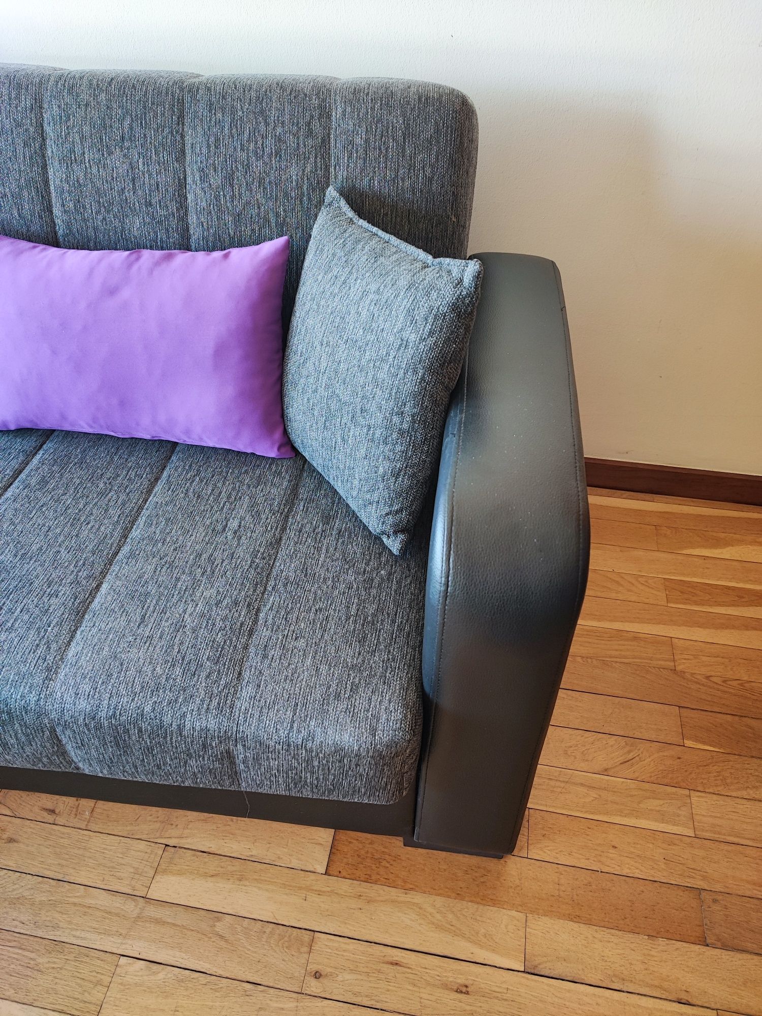 Sofá com chaise longue