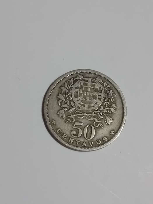 Moedas 50 centavos  a mais antiga e de ano 1930