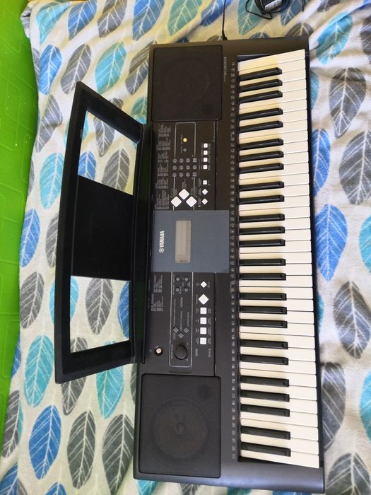 Sprzedam keyboard Yamaha psr-e333