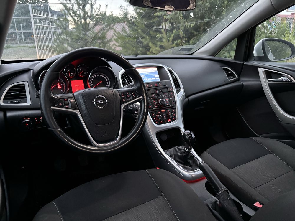 OPEL ASTRA J 1.7 CDTI 110KM 2010r Navi Pakiet Zimowy NISKIE SPALANIE
