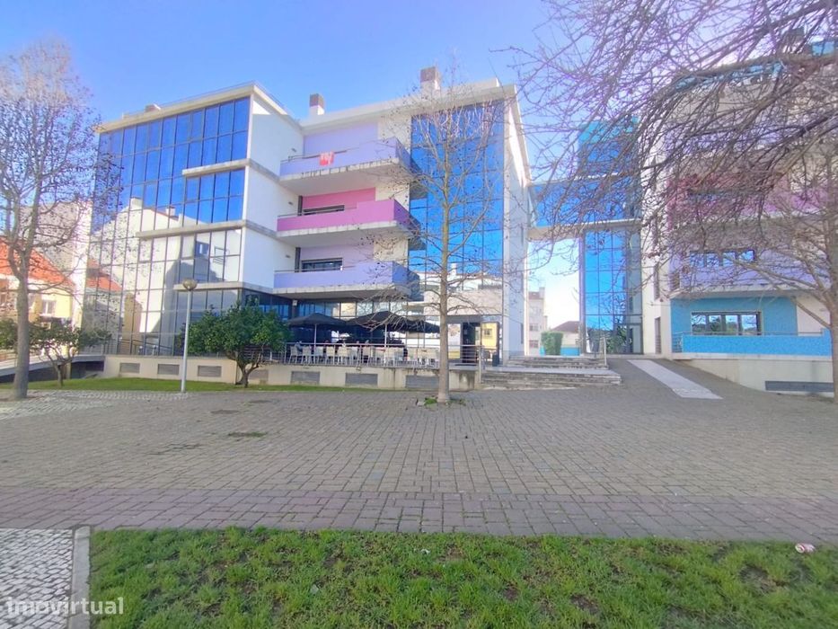 Escritório com elevador e estacionamento privativo