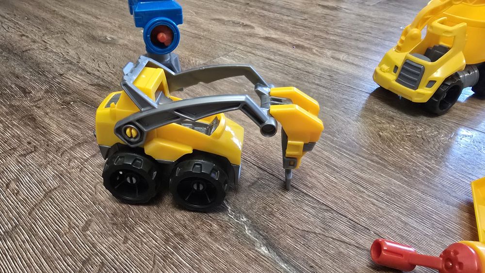 Ігровий набір будівельних машин від Kinetic