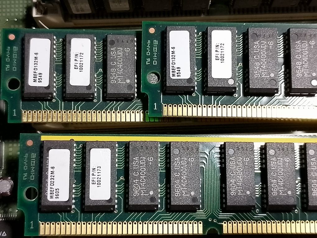 Оперативная память  SDRAM PC133 - 256 MB.