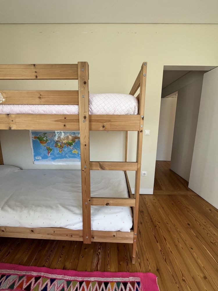 Beliche Ikea Mydal 90x200 com 2 estrados + 2 colchões