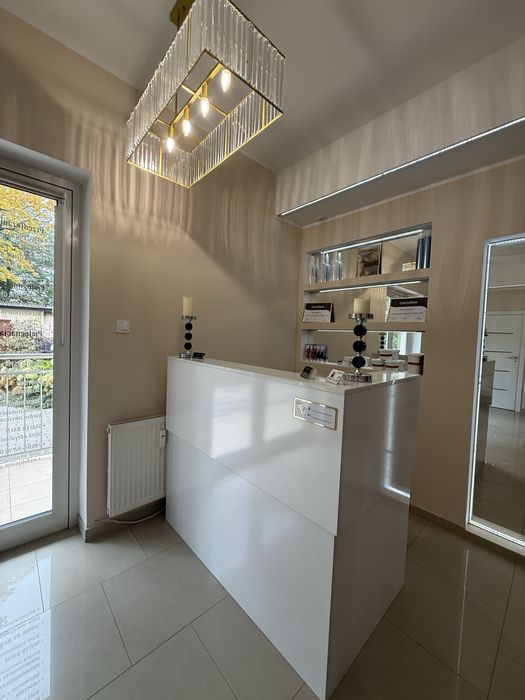 Odsprzedam wpelny wyposazony salon fryzjersko-kosmetyczny