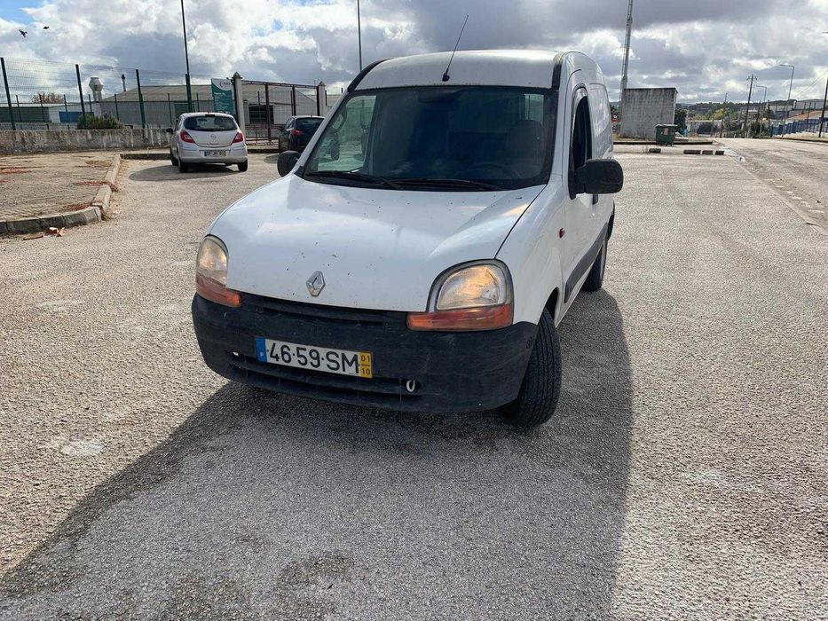 Carrinha Renault Kangoo, em bom estado