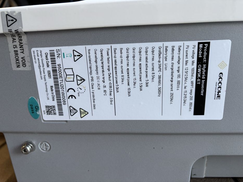 Falownk  hybrydowy 5KW ET