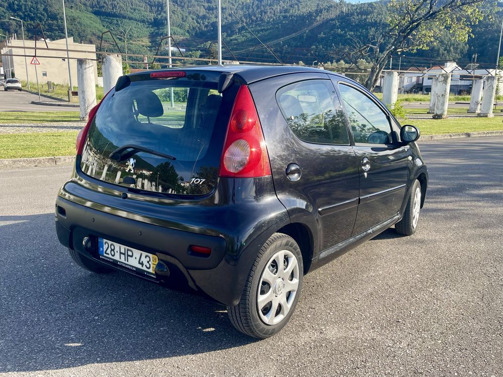 PEUGEOT 107 Hatchback 1.0 Gasolina