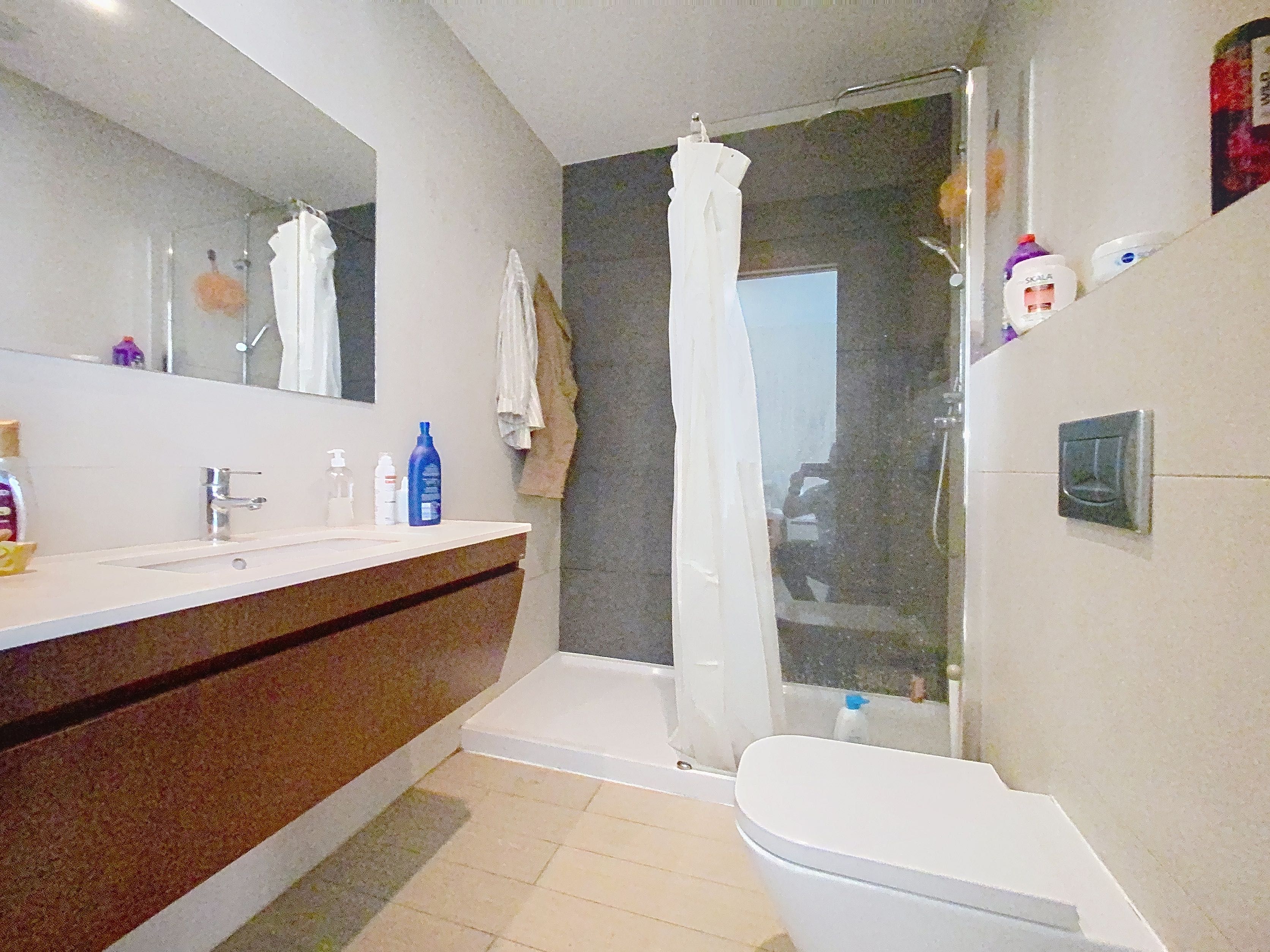 T2 de Luxo para Arrendamento Anual – Rocha Prime Residence