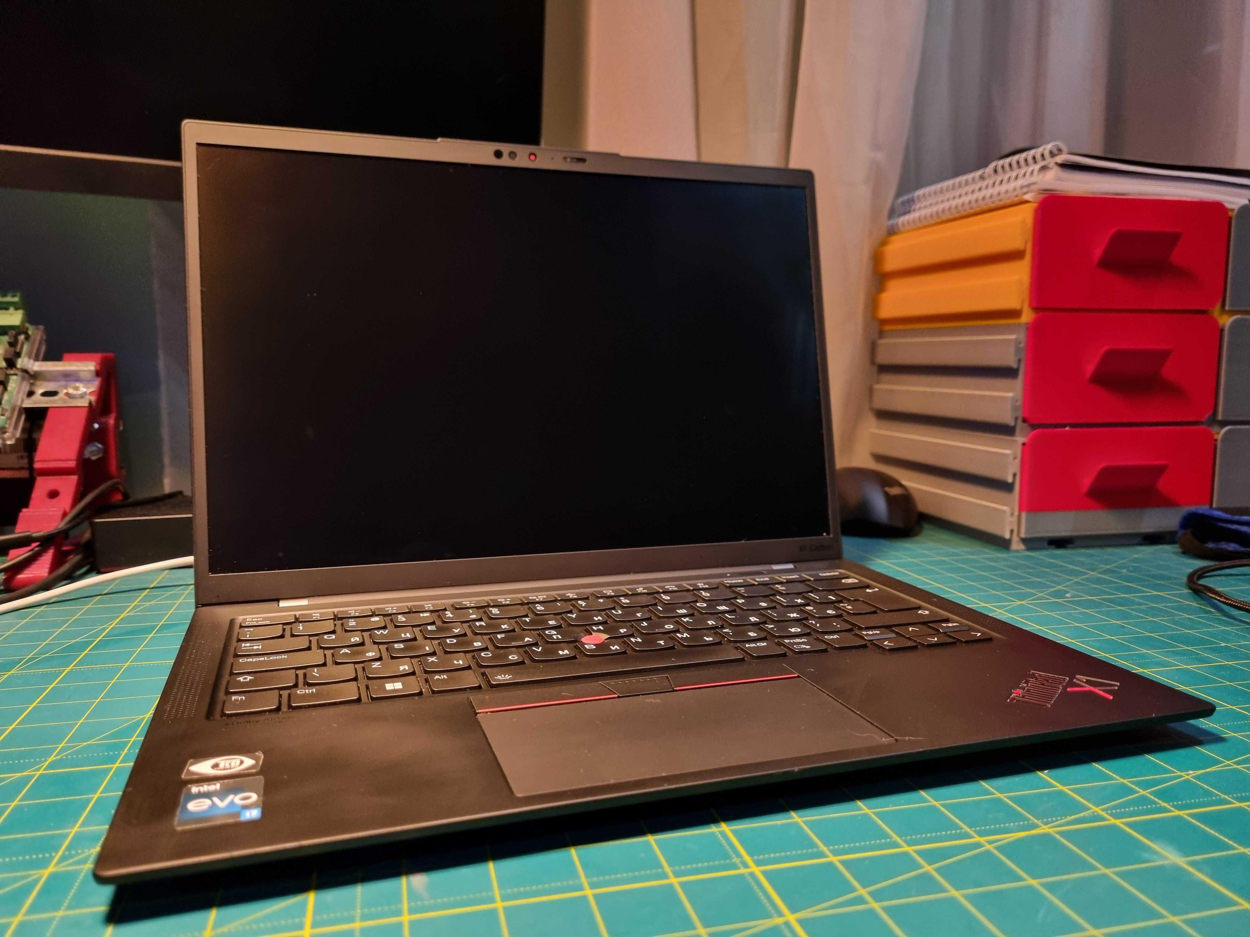 Lenovo ThinkPad X1 Carbon gen10 i7-1260p 2k OLED 90 Hz