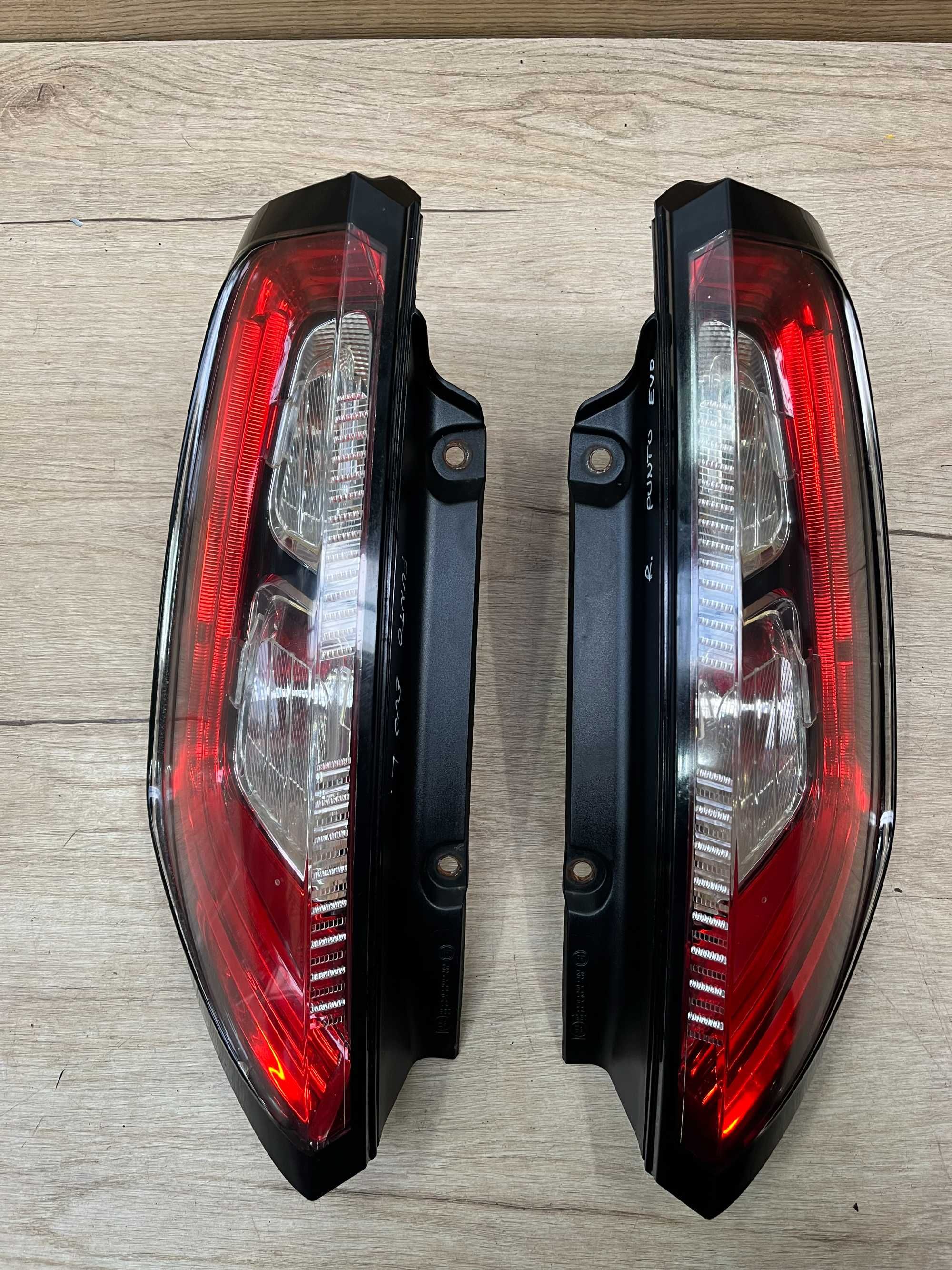 Lampa/reflektor tylny lewy prawy Fiat Punto Evo