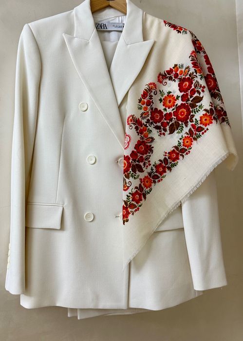 Українська хустка біла в квіти з вовни платок шерстяной в цветы шерсть