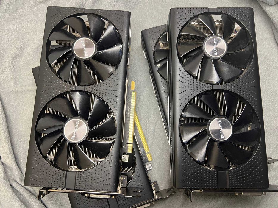 4 штуки Відеокарта RX580 8GB Sapphire Pulse