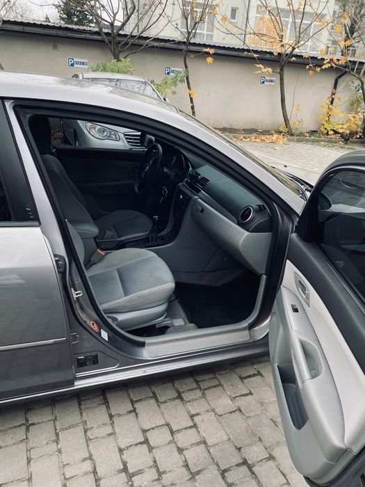 Авто Mazda 3 2005рік