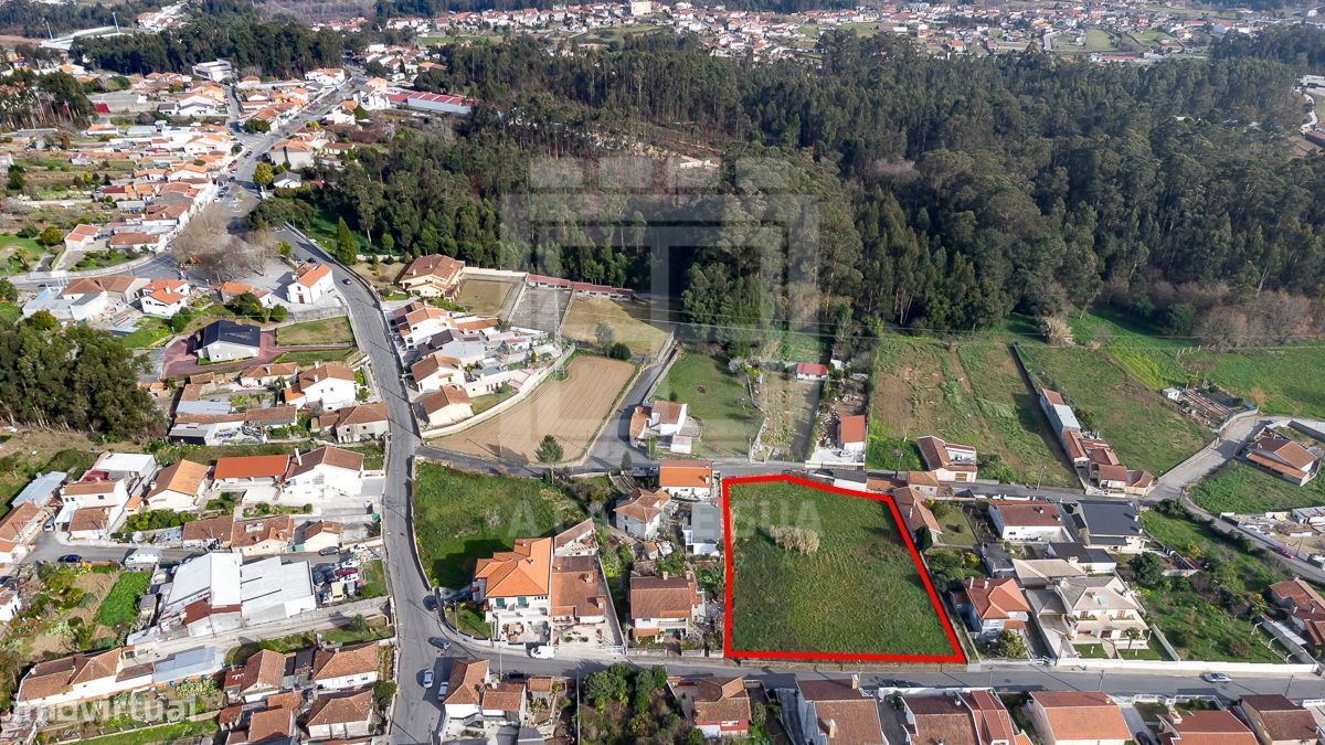 Terreno rústico em Argoncilhe com 2 770 m2