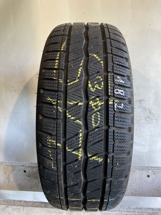 Opona pojedyncza 225/55/17c Hankook Winter I*cept LV