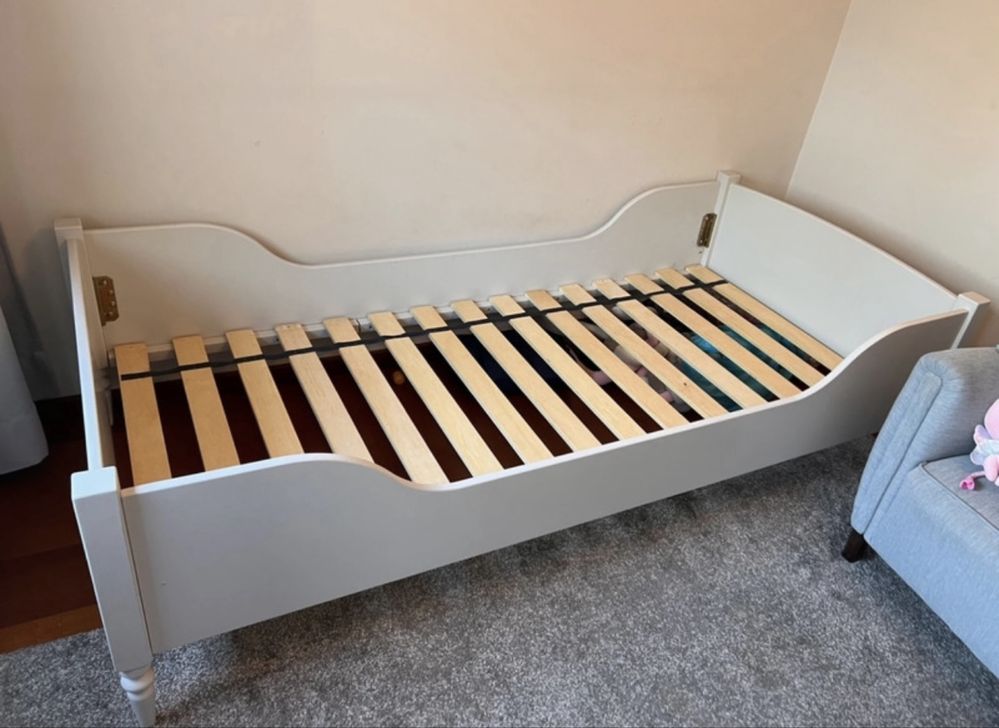 Cama com estrado