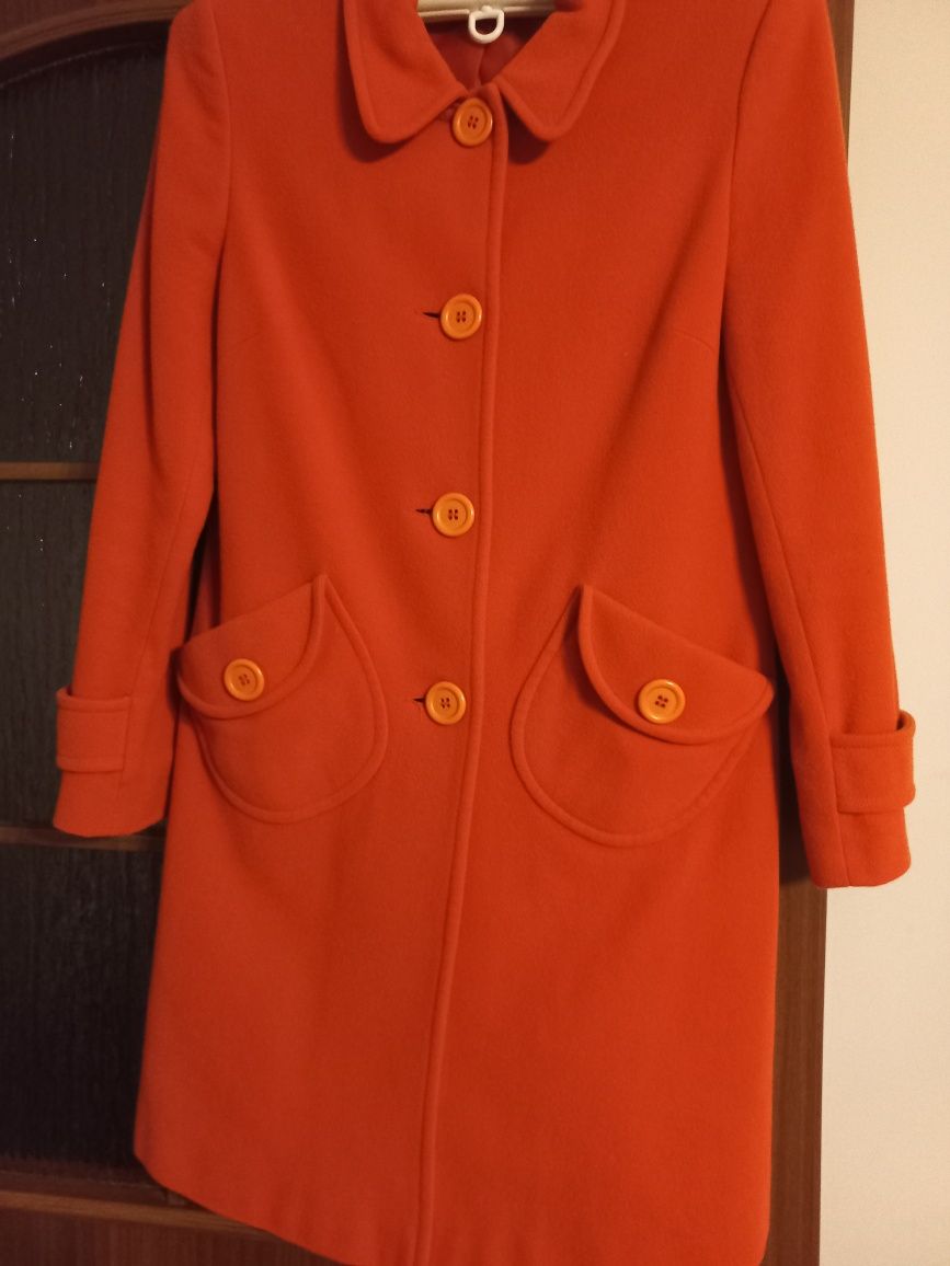 Damski pomarańczowy płaszcz