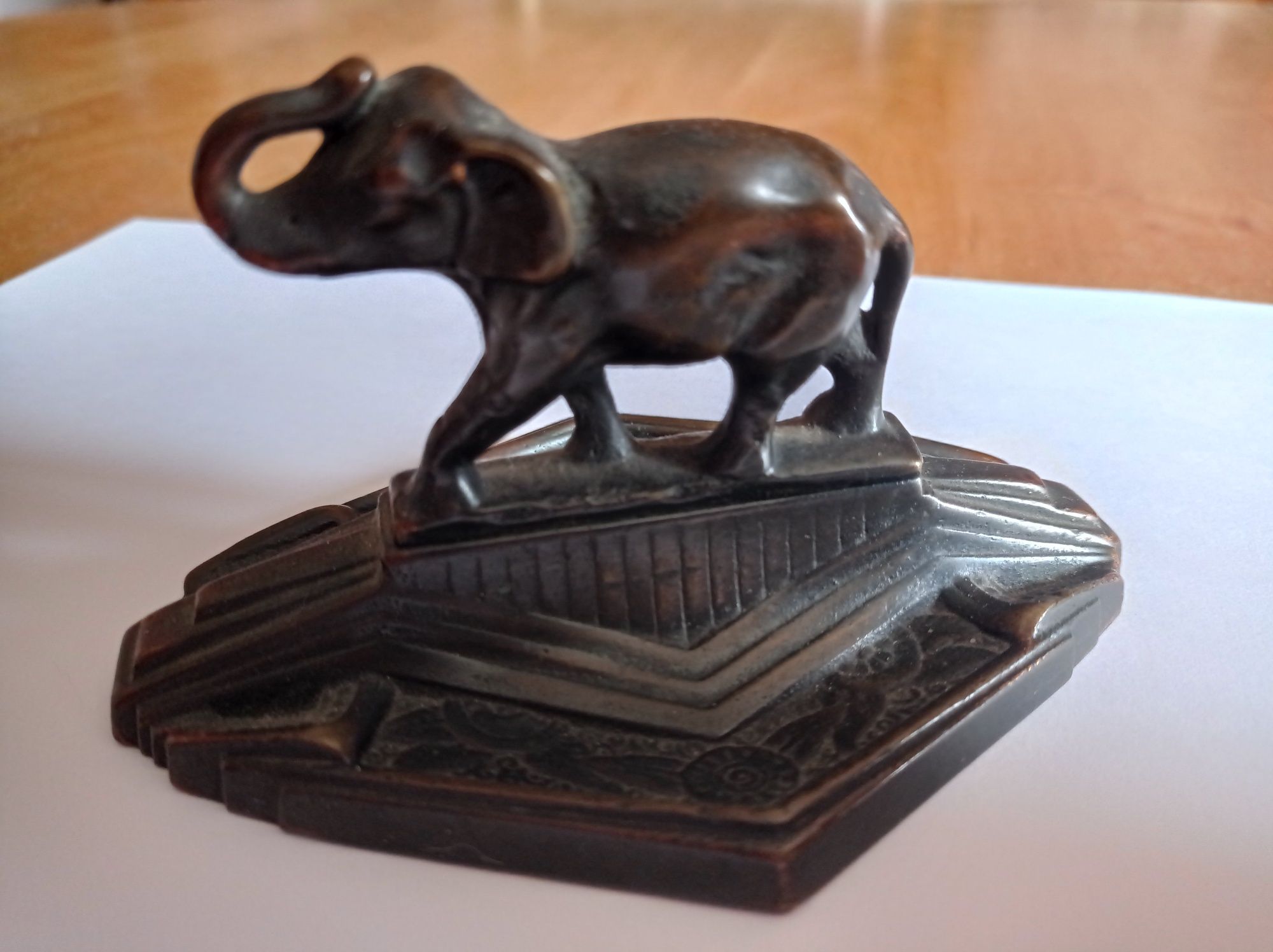 Guarda-jóias em bronze - Relíquia Histórica