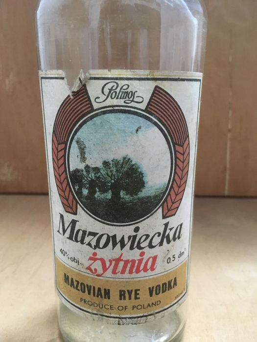 Butelki po wódce PRL