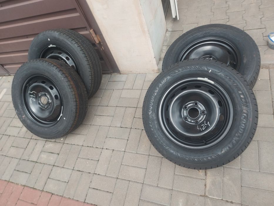 Диск R16 5/114.3 ET 50 резина 215/65/16с  Continental  Трафік віваро