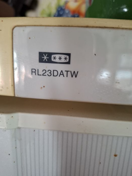 Холодильник Samsung RL23DATW