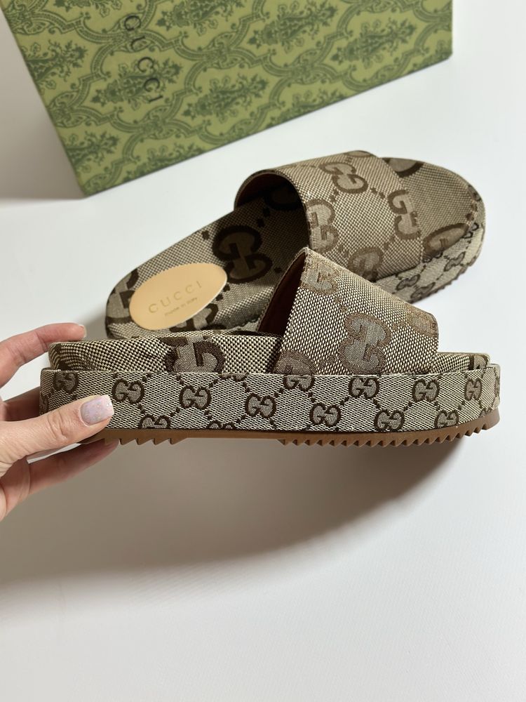Взуття від Gucci