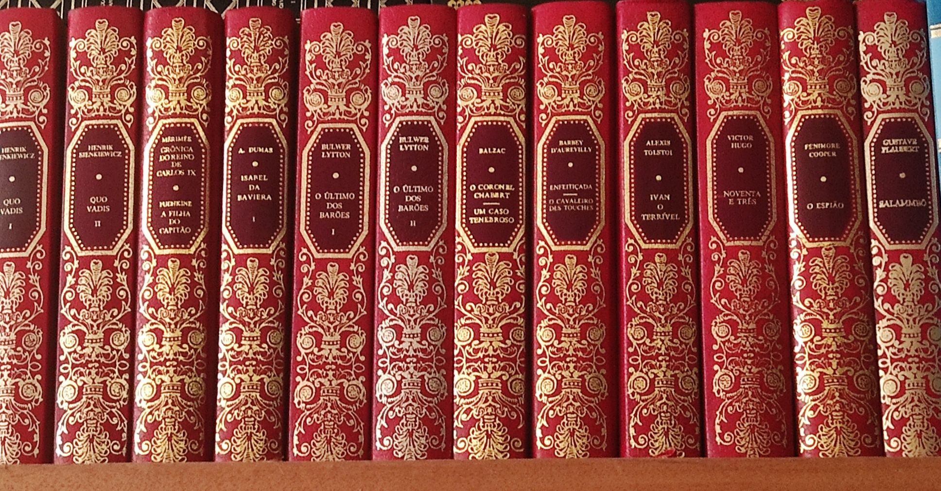 Vendo coleção de 12 livros