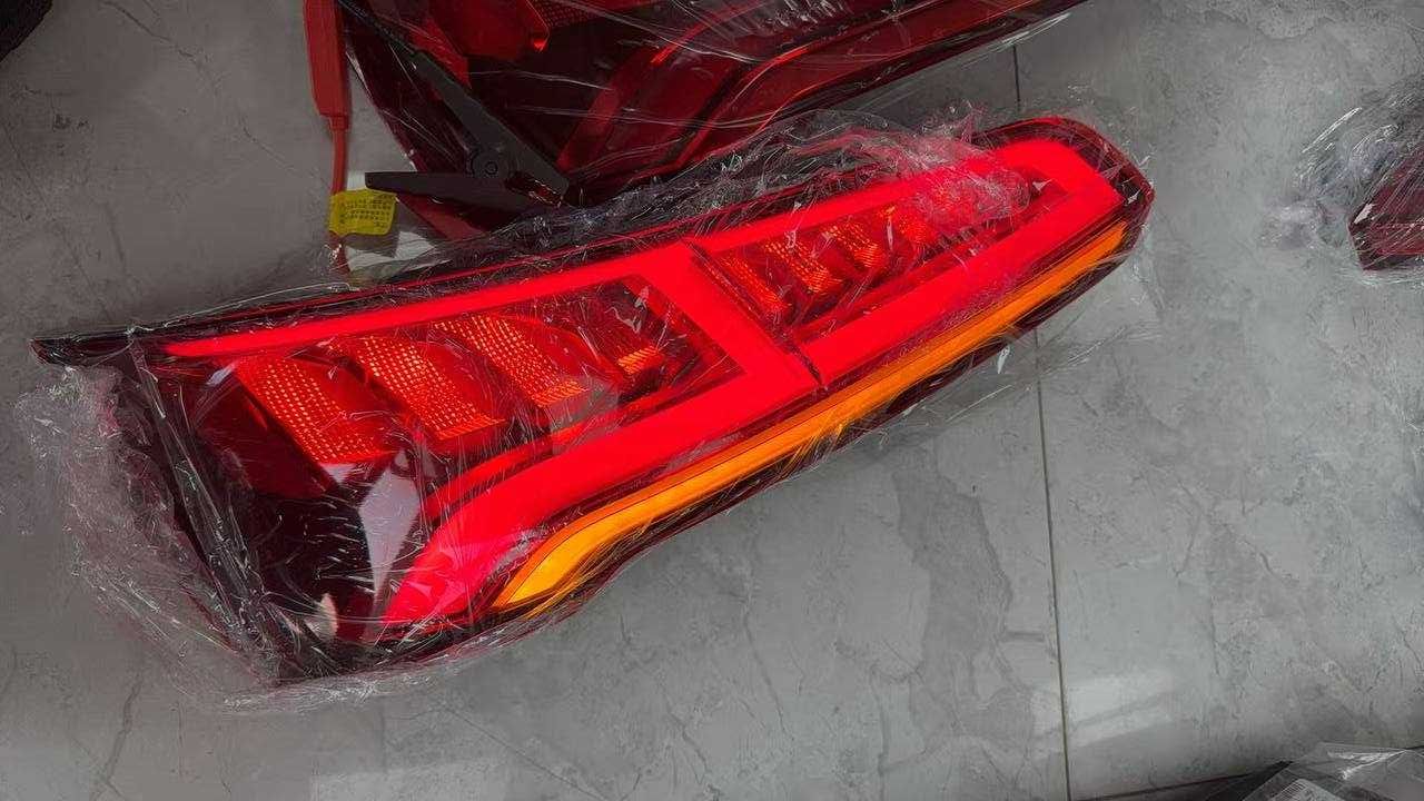 Задні ліхтарі стоп європа EU динамічні, роз'єм 5пін Audi Q5 80A