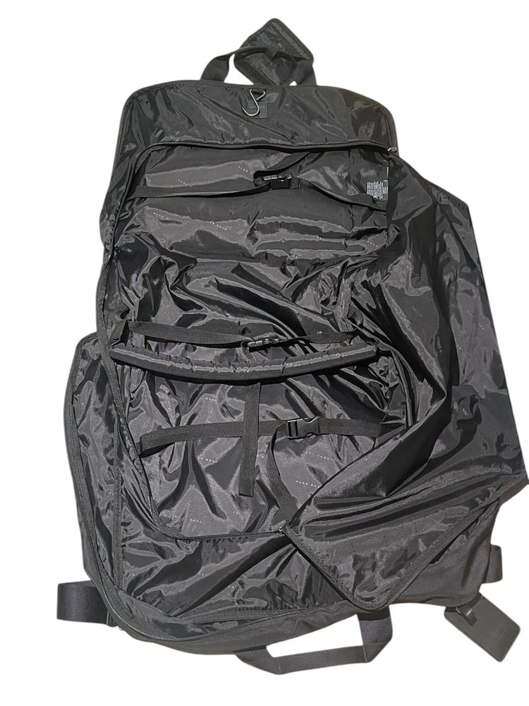 Mala porta fatos Hugo Boss preto alça amovível