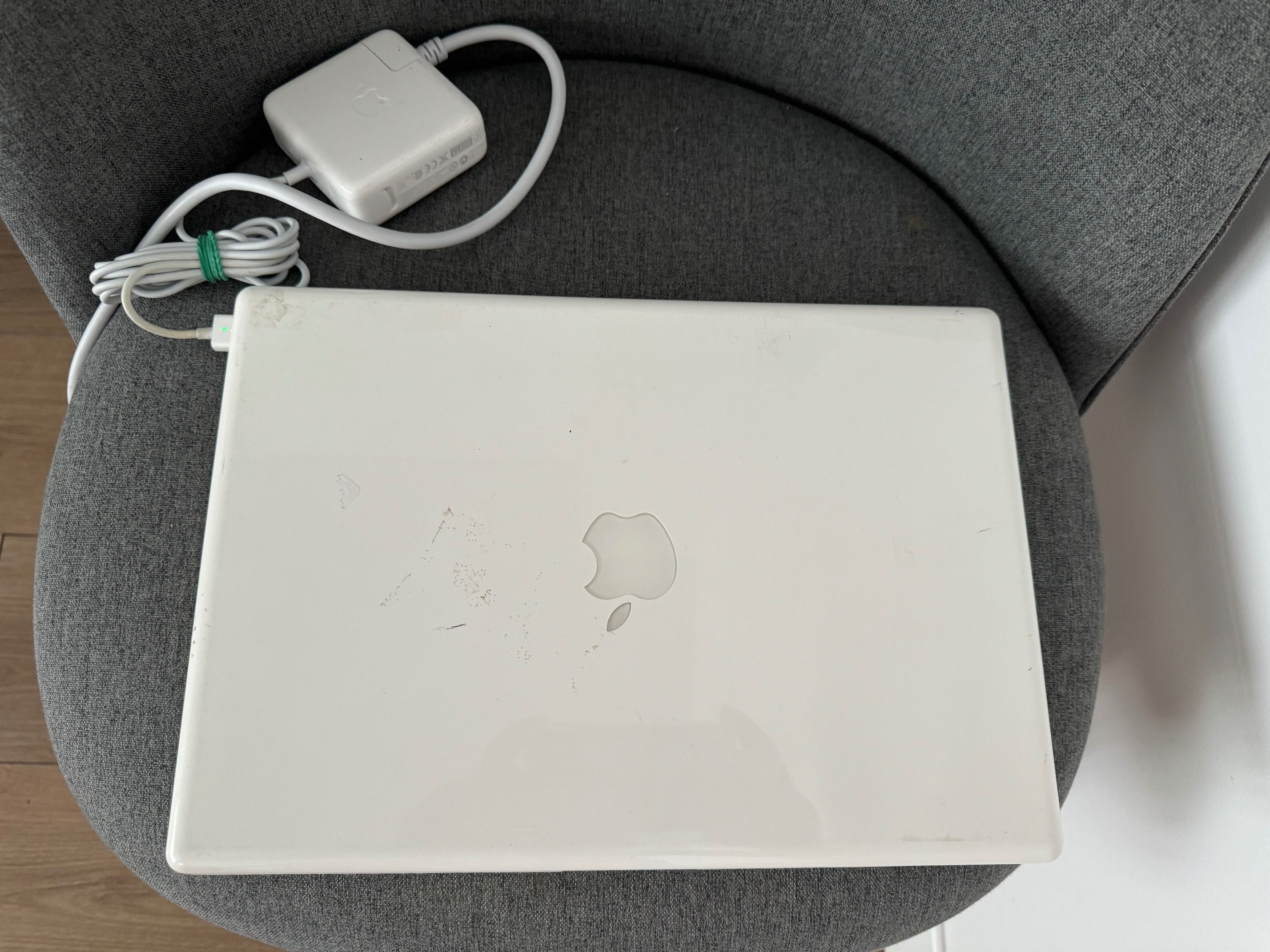 Apple MacBook 1181