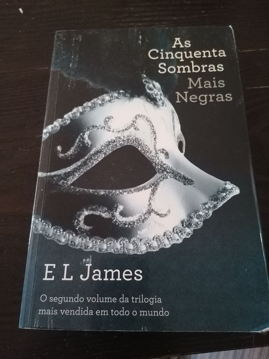 Livros como novos, em bom estado de conservação. Um deles nunca lido