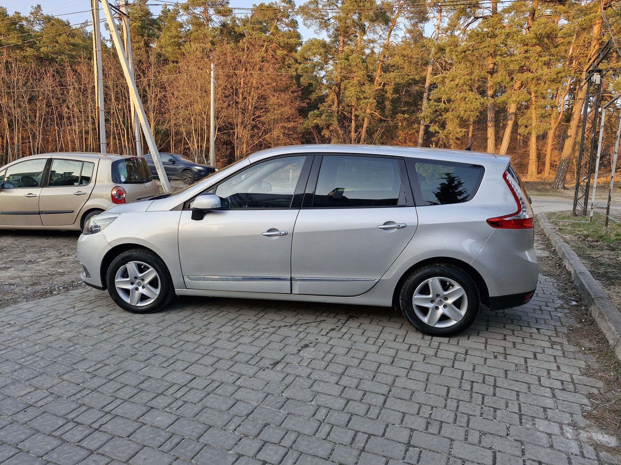 Продам Renault Grand Scenic