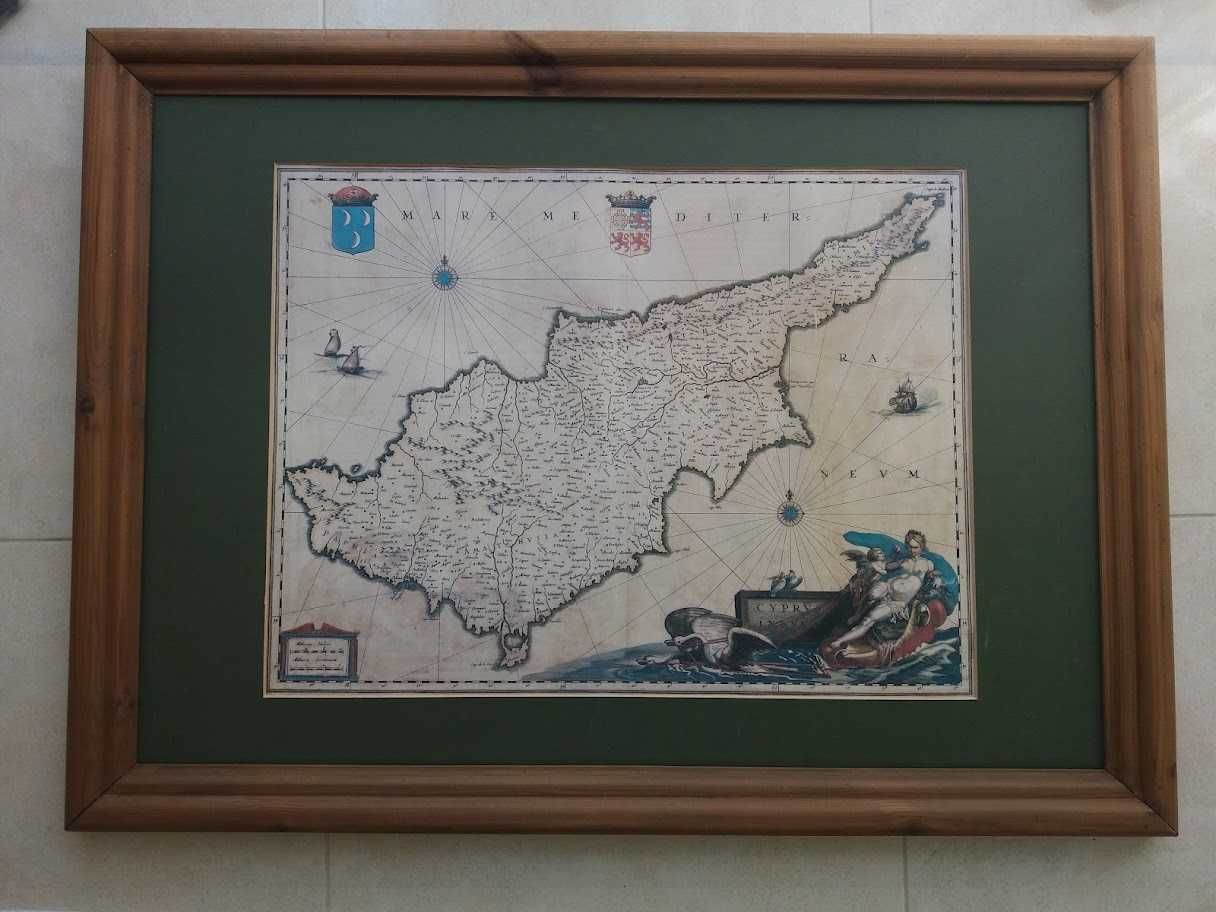 Mapa de Chipre vintage com moldura de madeira em estilo antigo