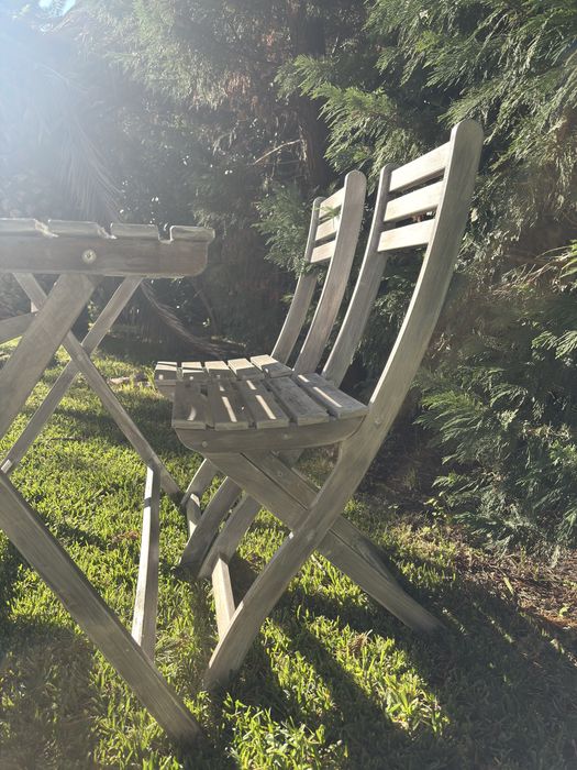 URGENTE para DESOCUPAR - 4 Cadeiras 1 Mesa