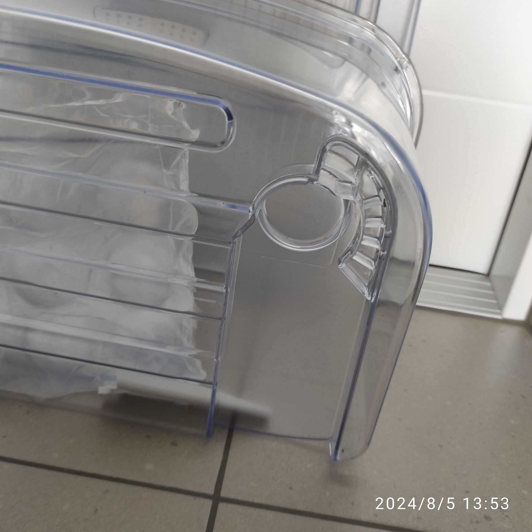 Lodówka BEKO RSSA290M21W szuflada