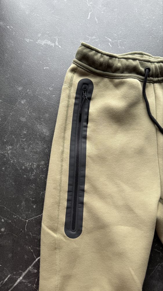 Nike Tech Fleece Joggers Oliwkowe | Rozmiar XS | Nowe, oryginalne