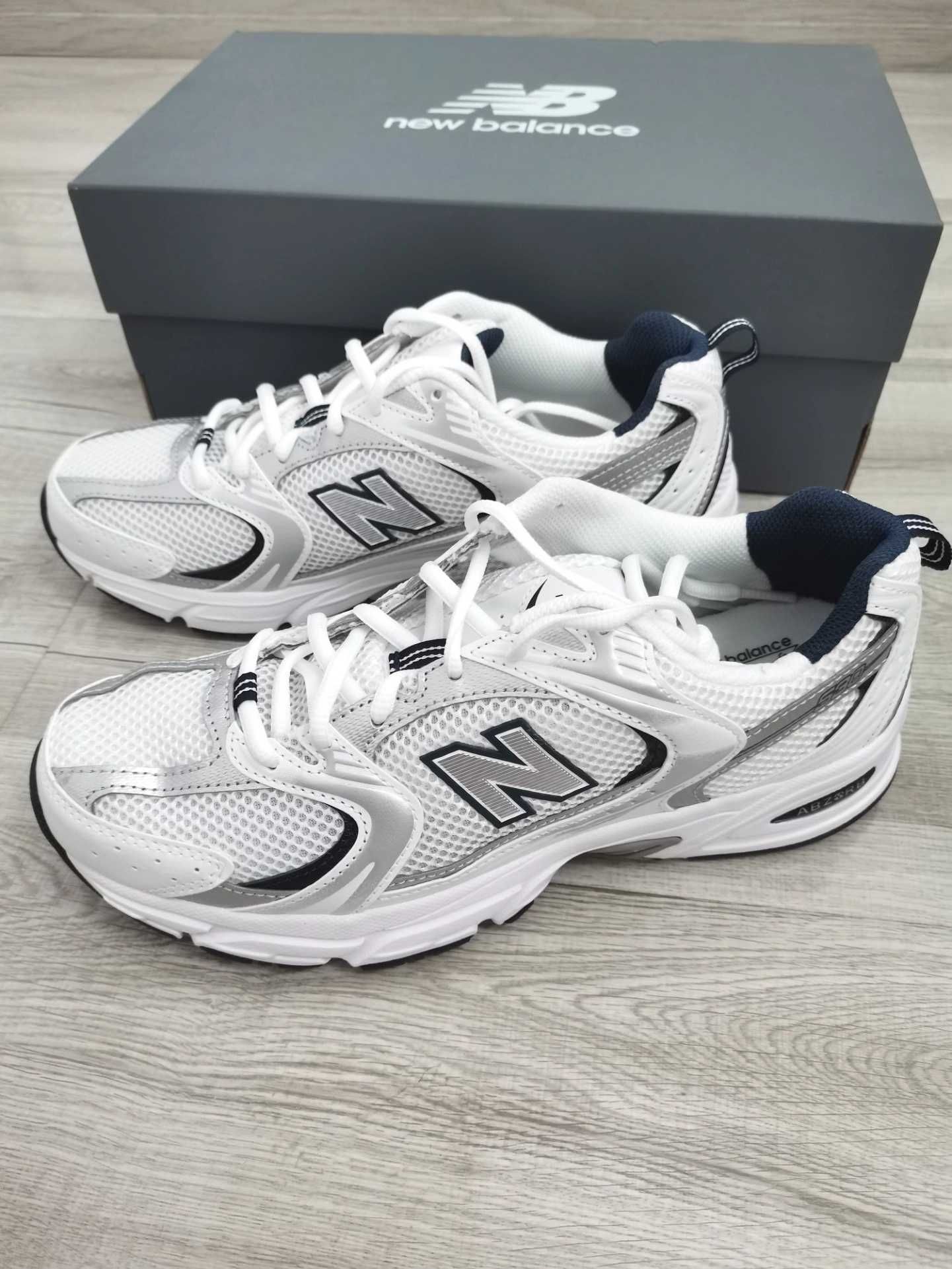 buty NewBalance530WhiteSilverNavy R.42
