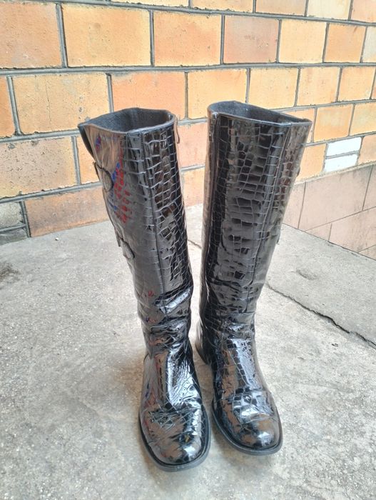 Жіночі шкіряні сапожки