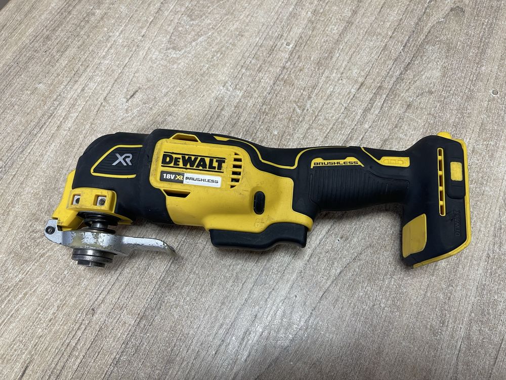 Dewalt DCS355 / вживаний безщітковий реноватор Девольт