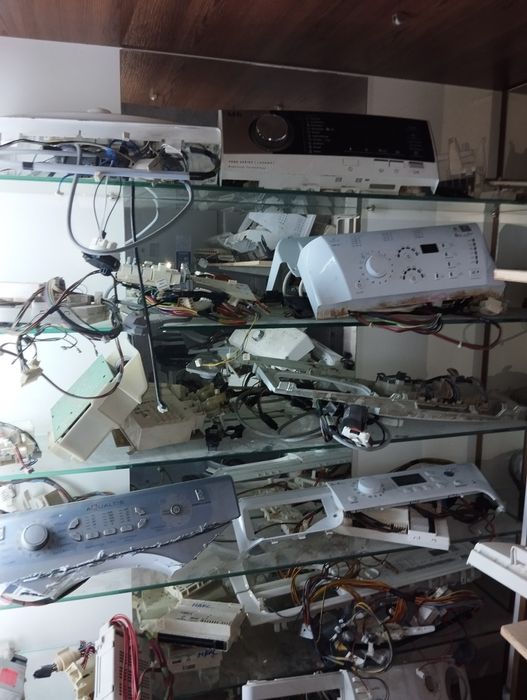 Люк на стиральную машину .Большой выбор запчастей.
Двигатель
Модуля
Ко